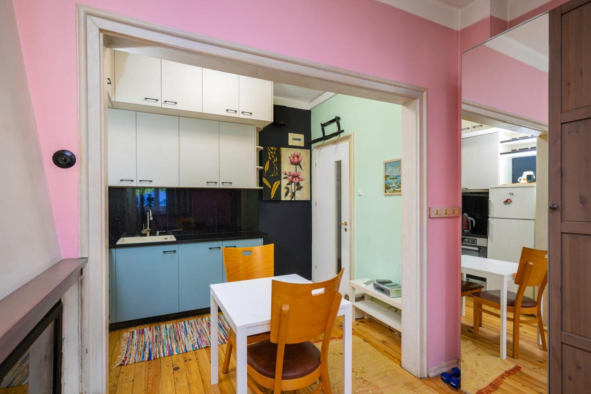 Sofia'S 1Bd Colourful Getaway Near Ndk Apartment Exterior photo