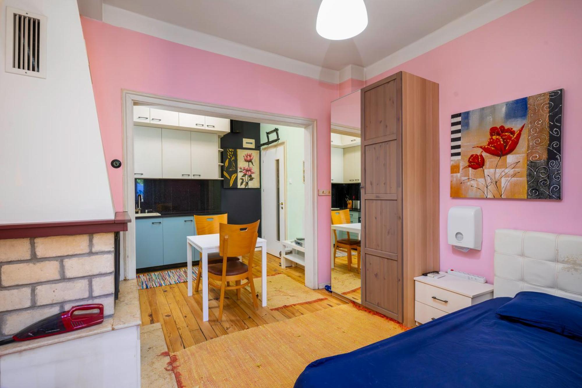 Sofia'S 1Bd Colourful Getaway Near Ndk Apartment Exterior photo