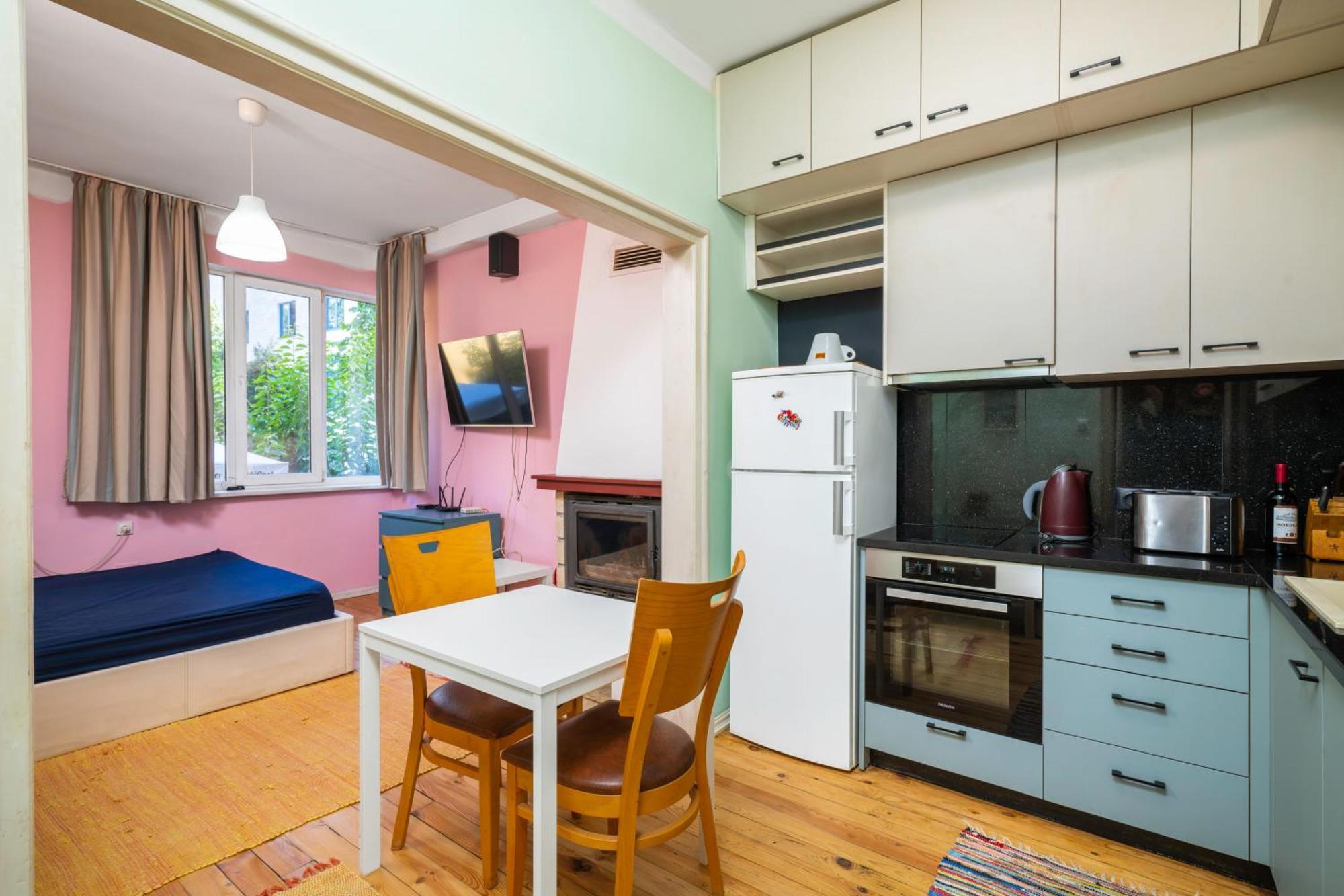 Sofia'S 1Bd Colourful Getaway Near Ndk Apartment Exterior photo